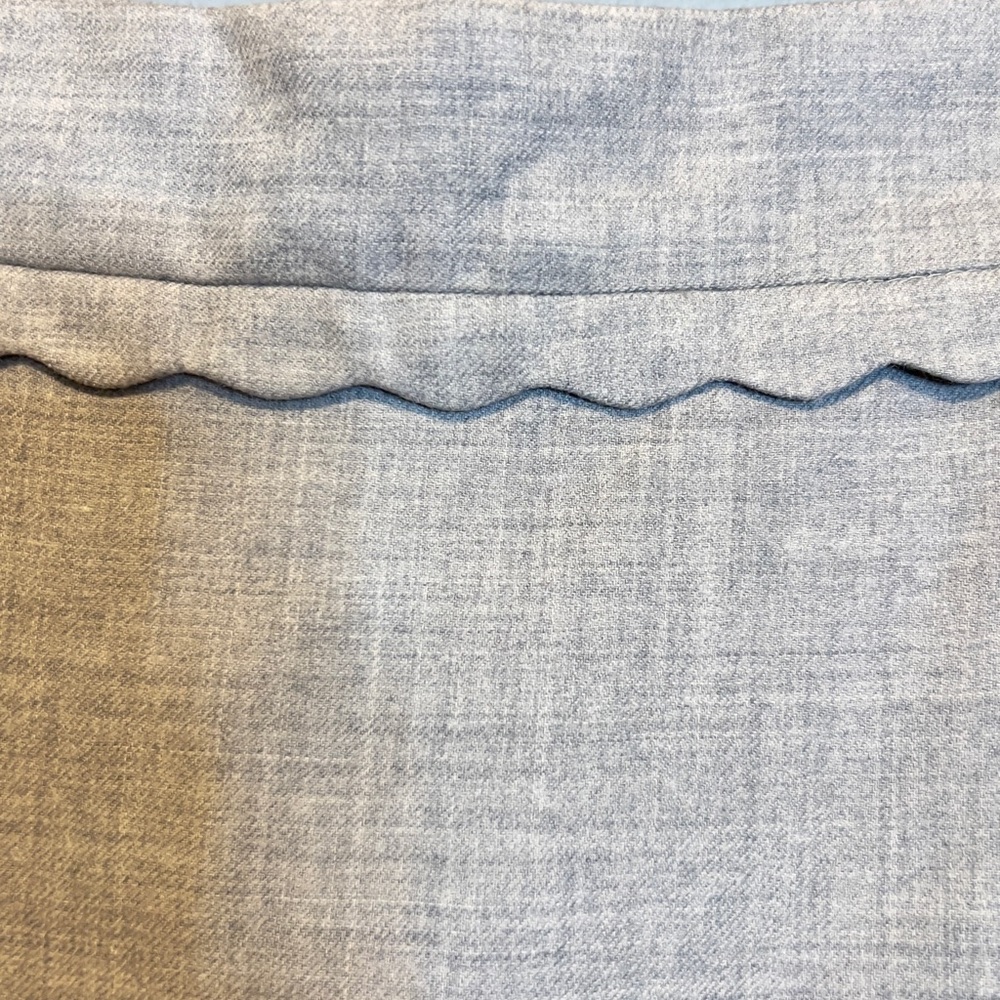 J. Crew Light Gray Pencil Skirt Mini. Small Scallion All Around Waist. Size 8 - Picture 2 of 4